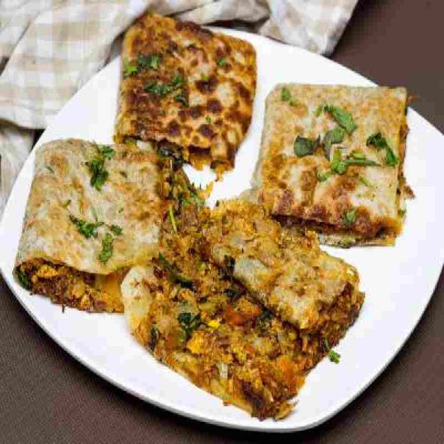 CHICKEN MURTABAK PAROTTA