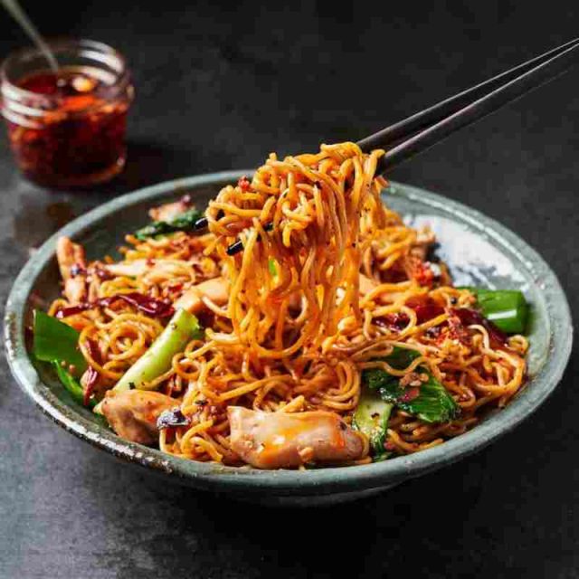Schezwan Chicken Noodles